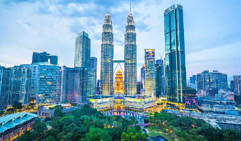 Don't miss the petronas twin towers from your Kuala Lumpur itinerary